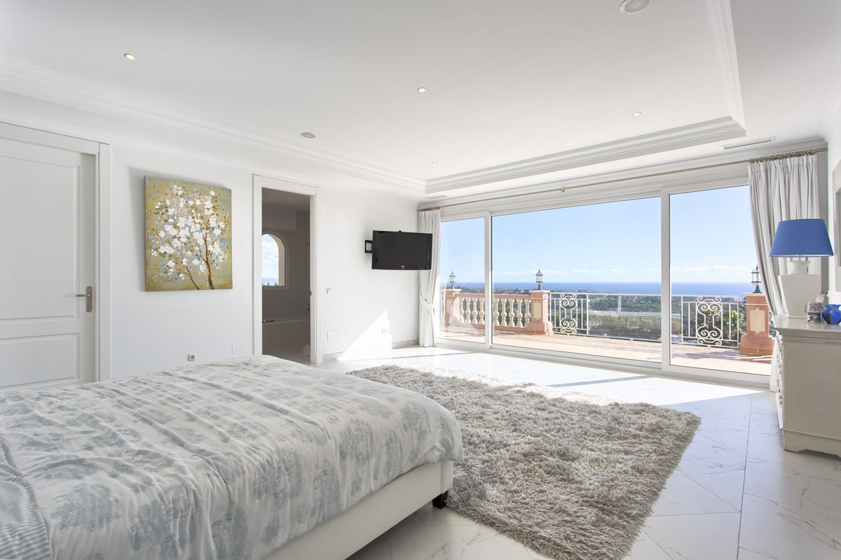 Huis te koop in Los Flamingos | 8 slaapkamers H4428886