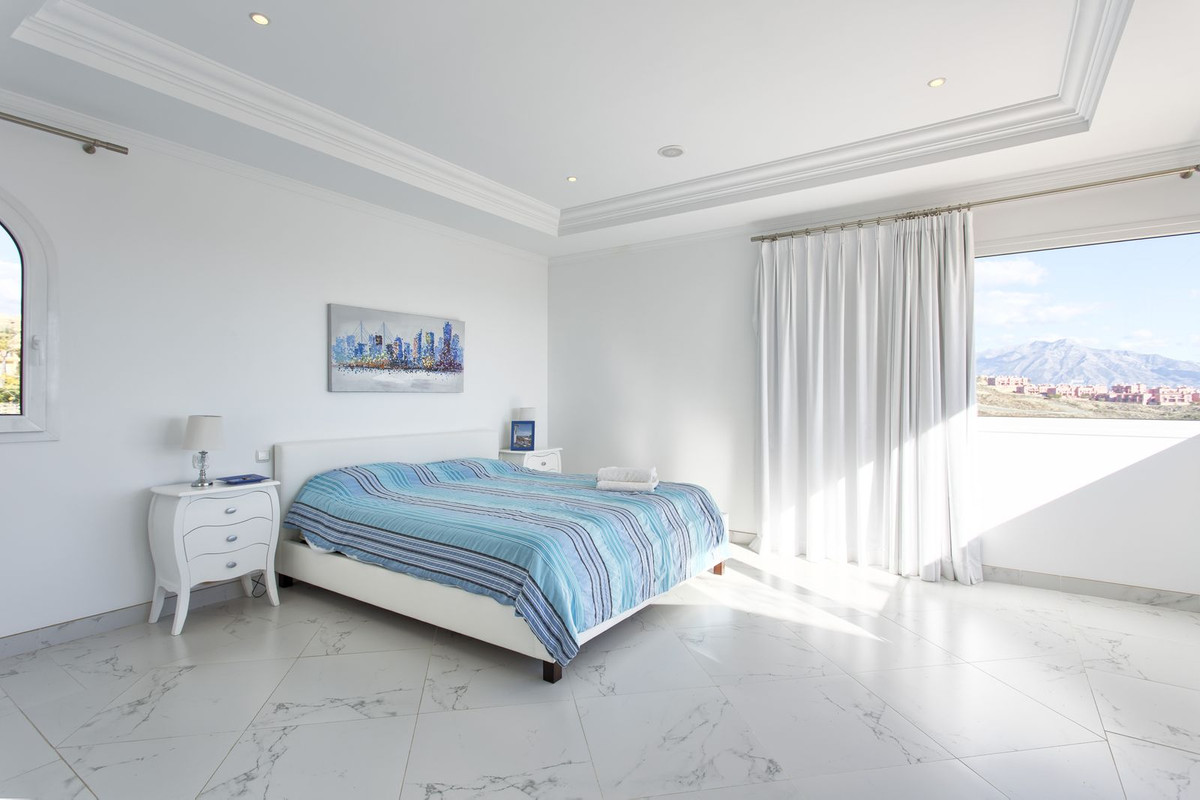 Huis te koop in Los Flamingos | 8 slaapkamers H4428886