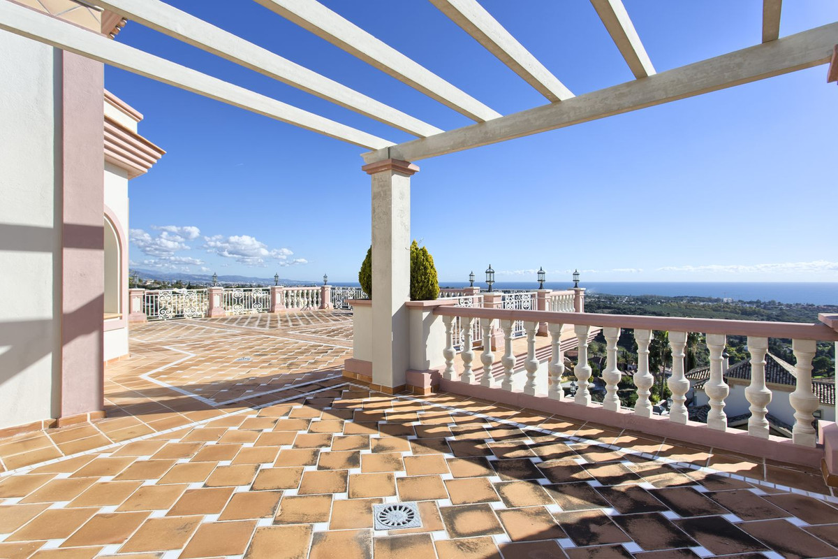 Huis te koop in Los Flamingos | 8 slaapkamers H4428886