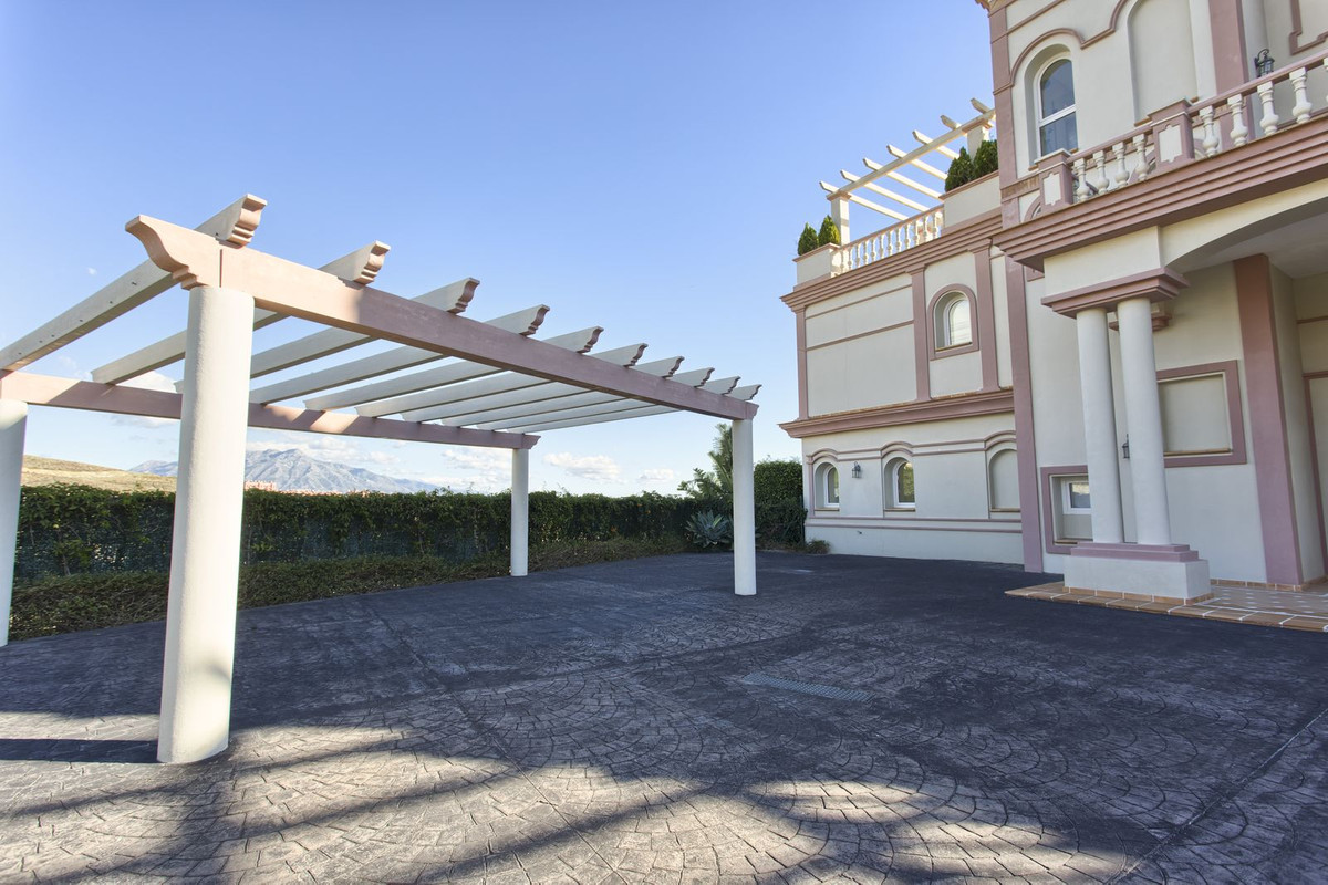 Huis te koop in Los Flamingos | 8 slaapkamers H4428886