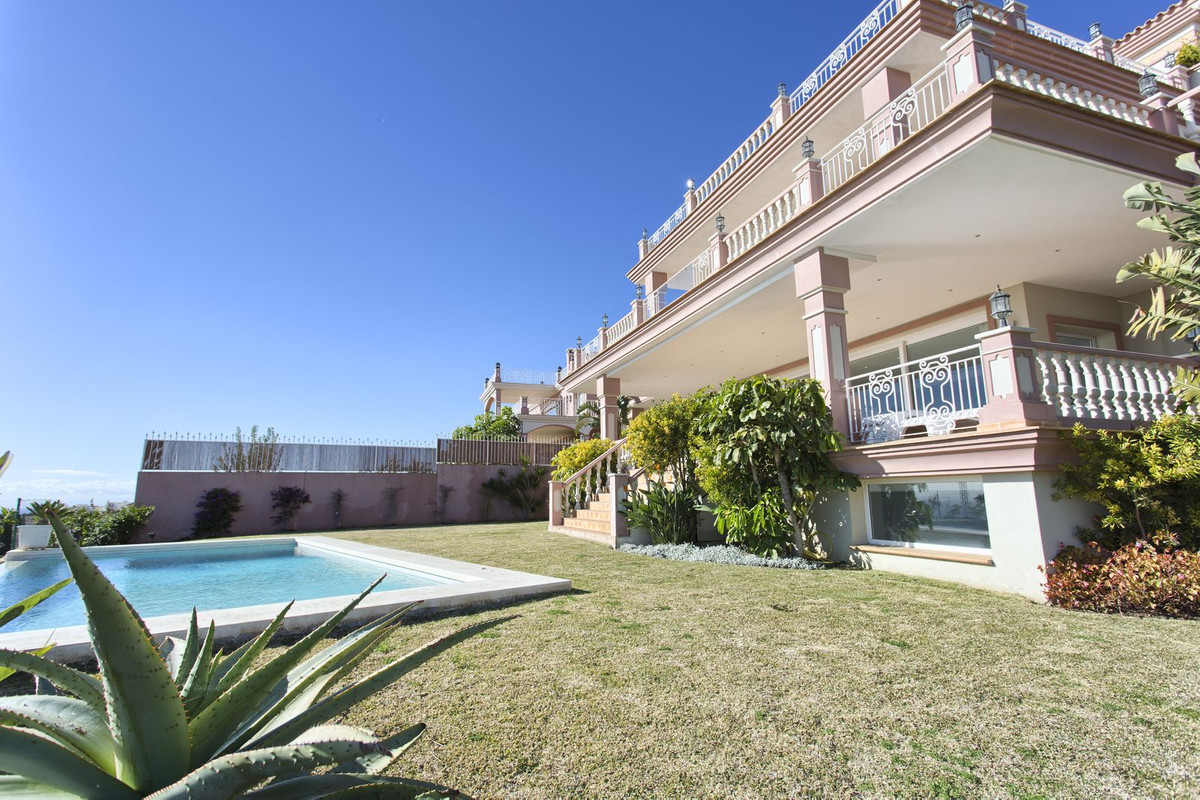 Huis te koop in Los Flamingos | 8 slaapkamers H4428886