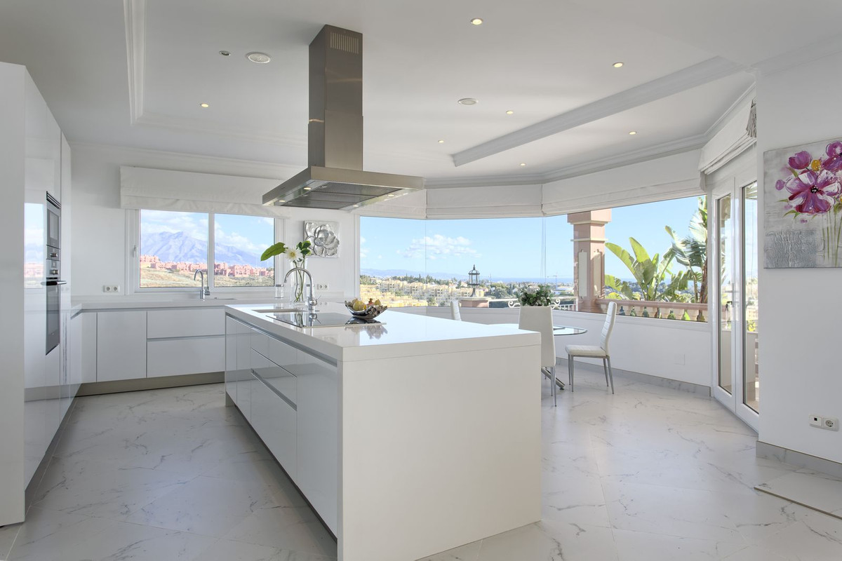 Huis te koop in Los Flamingos | 8 slaapkamers H4428886