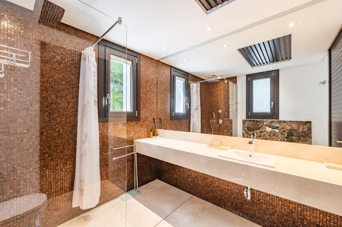Huis te koop in Los Flamingos | 6 slaapkamers H5005957