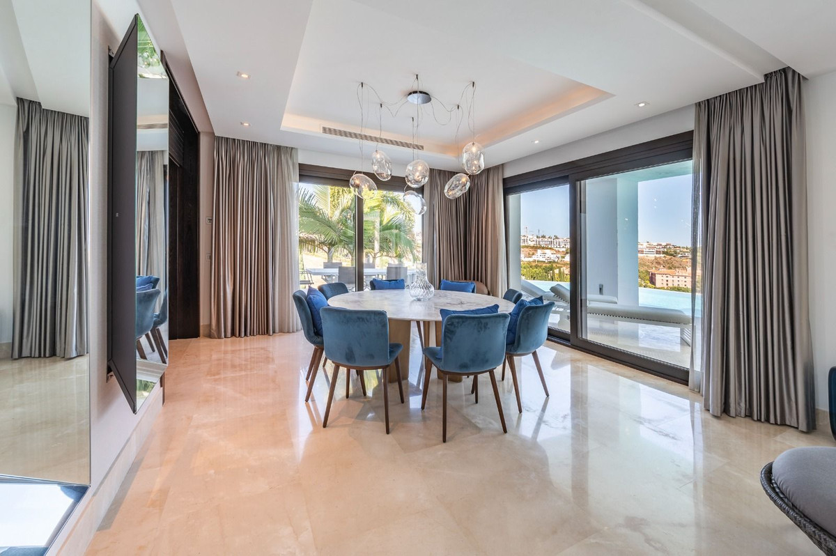 Huis te koop in Los Flamingos | 6 slaapkamers H5005957