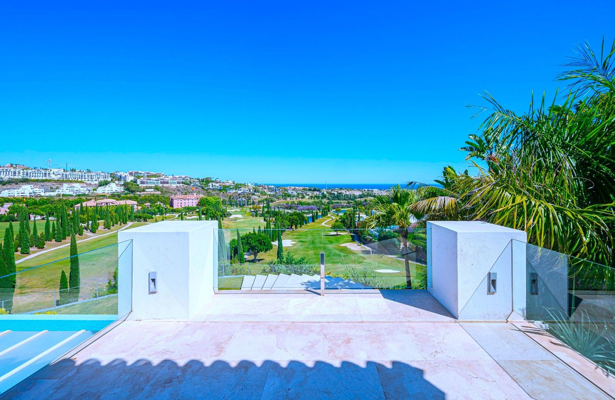 Huis te koop in Los Flamingos | 6 slaapkamers H5005957