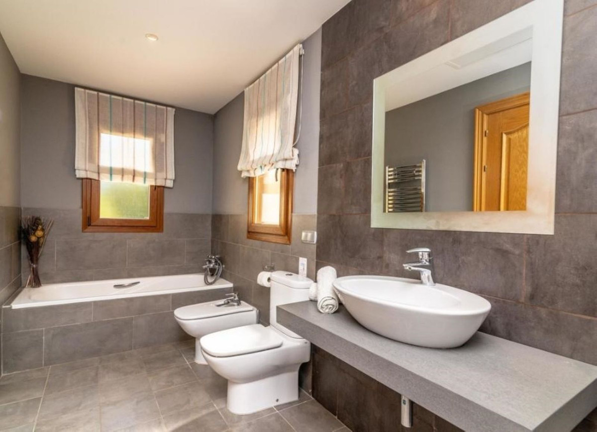 Huis te koop in Los Flamingos | 5 slaapkamers H5076256