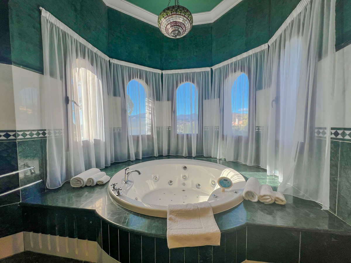 Huis te koop in Los Flamingos | 5 slaapkamers H5246014