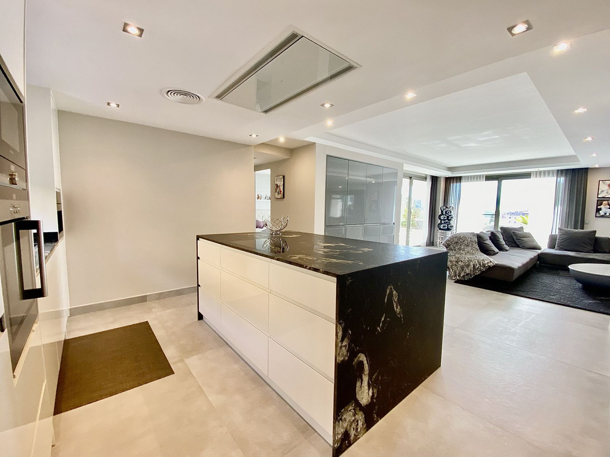 Appartement te koop in Los Flamingos | 4 slaapkamers H5287960