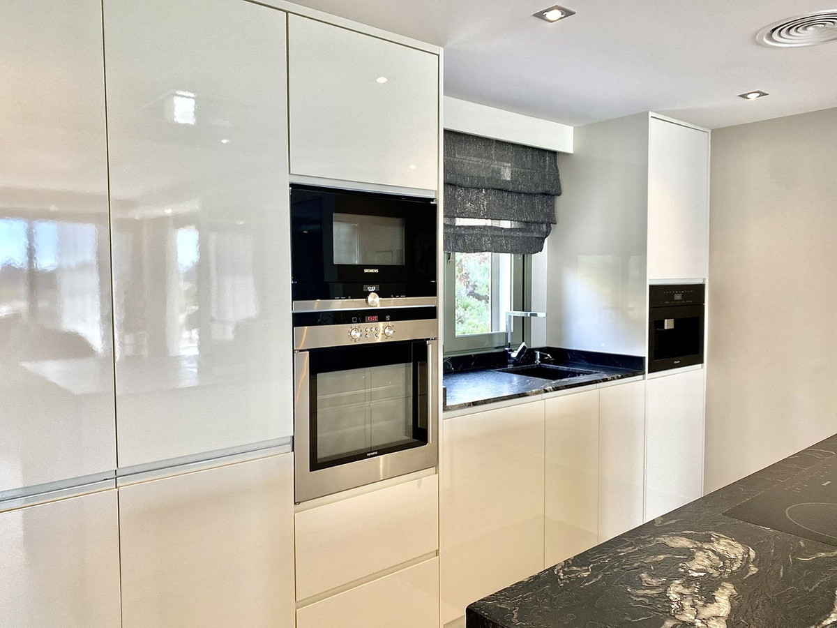 Appartement te koop in Los Flamingos | 4 slaapkamers H5287960