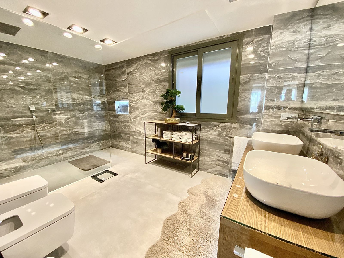 Appartement te koop in Los Flamingos | 4 slaapkamers H5287960