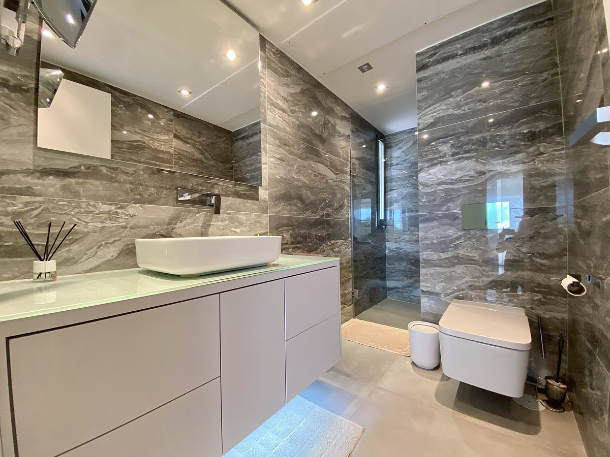 Appartement te koop in Los Flamingos | 4 slaapkamers H5287960