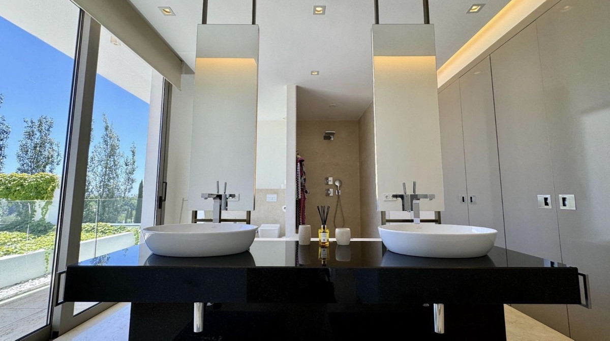 Huis te koop in Los Flamingos | 6 slaapkamers H5292973