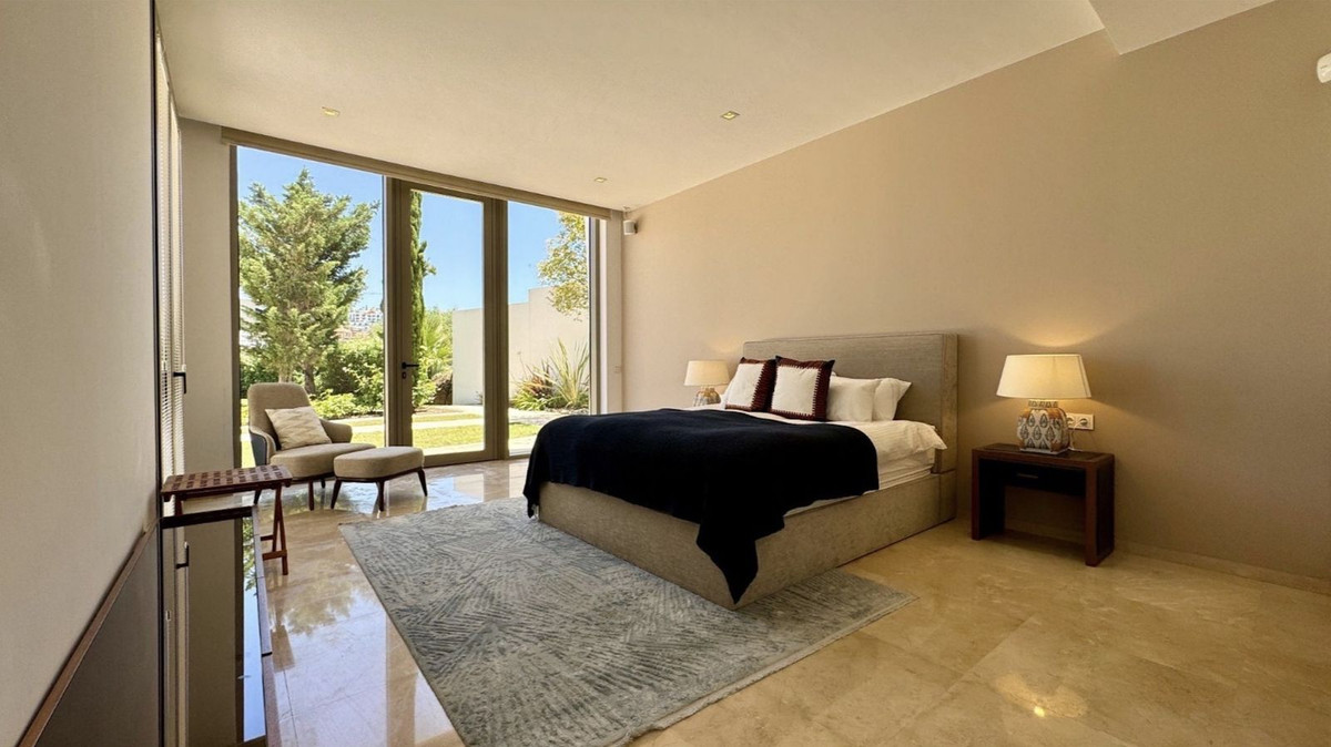 Huis te koop in Los Flamingos | 6 slaapkamers H5292973