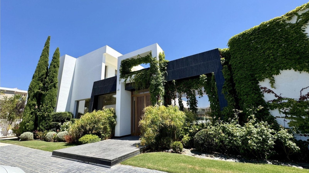 Huis te koop in Los Flamingos | 6 slaapkamers H5292973