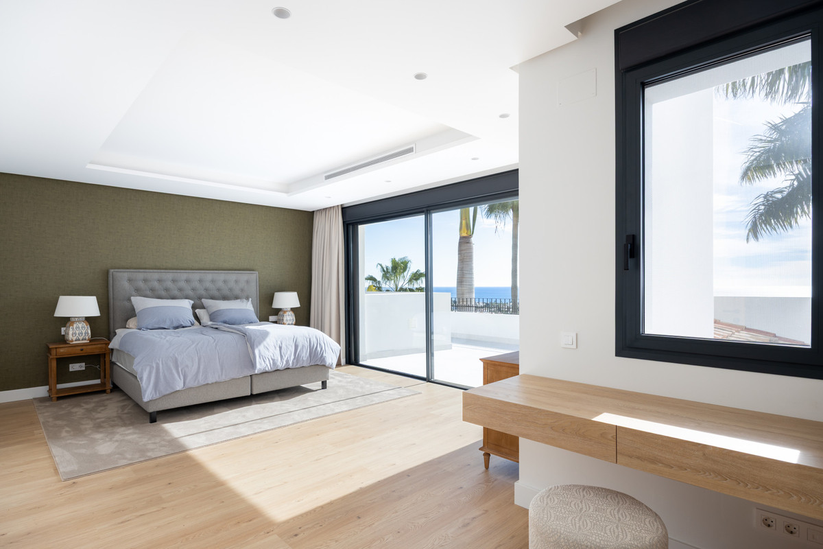 Huis te koop in Los Flamingos | 4 slaapkamers H5293273