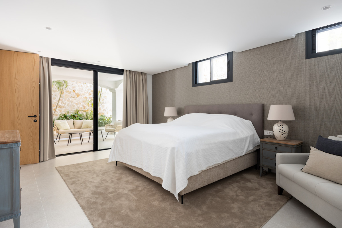 Huis te koop in Los Flamingos | 4 slaapkamers H5293273