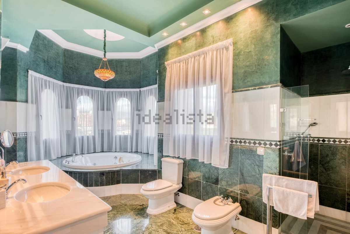 Huis te koop in Los Flamingos | 5 slaapkamers H5325538