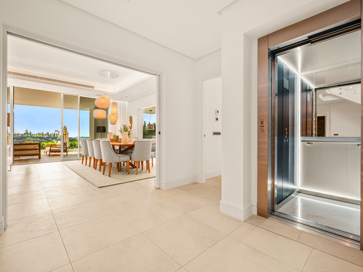 Huis te koop in Los Flamingos | 4 slaapkamers H5353831