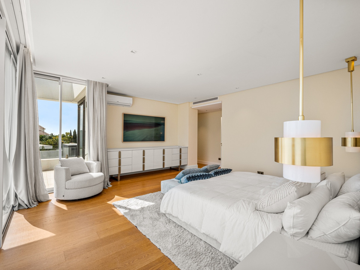 Huis te koop in Los Flamingos | 4 slaapkamers H5353831