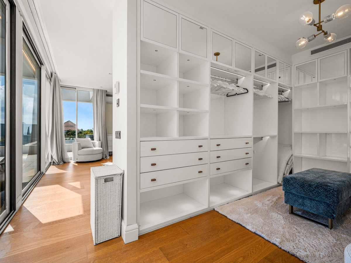 Huis te koop in Los Flamingos | 4 slaapkamers H5353831