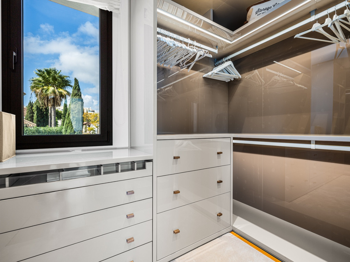 Huis te koop in Los Flamingos | 4 slaapkamers H5353831