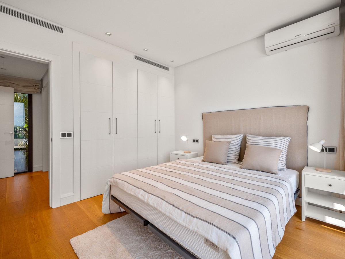 Huis te koop in Los Flamingos | 4 slaapkamers H5353831