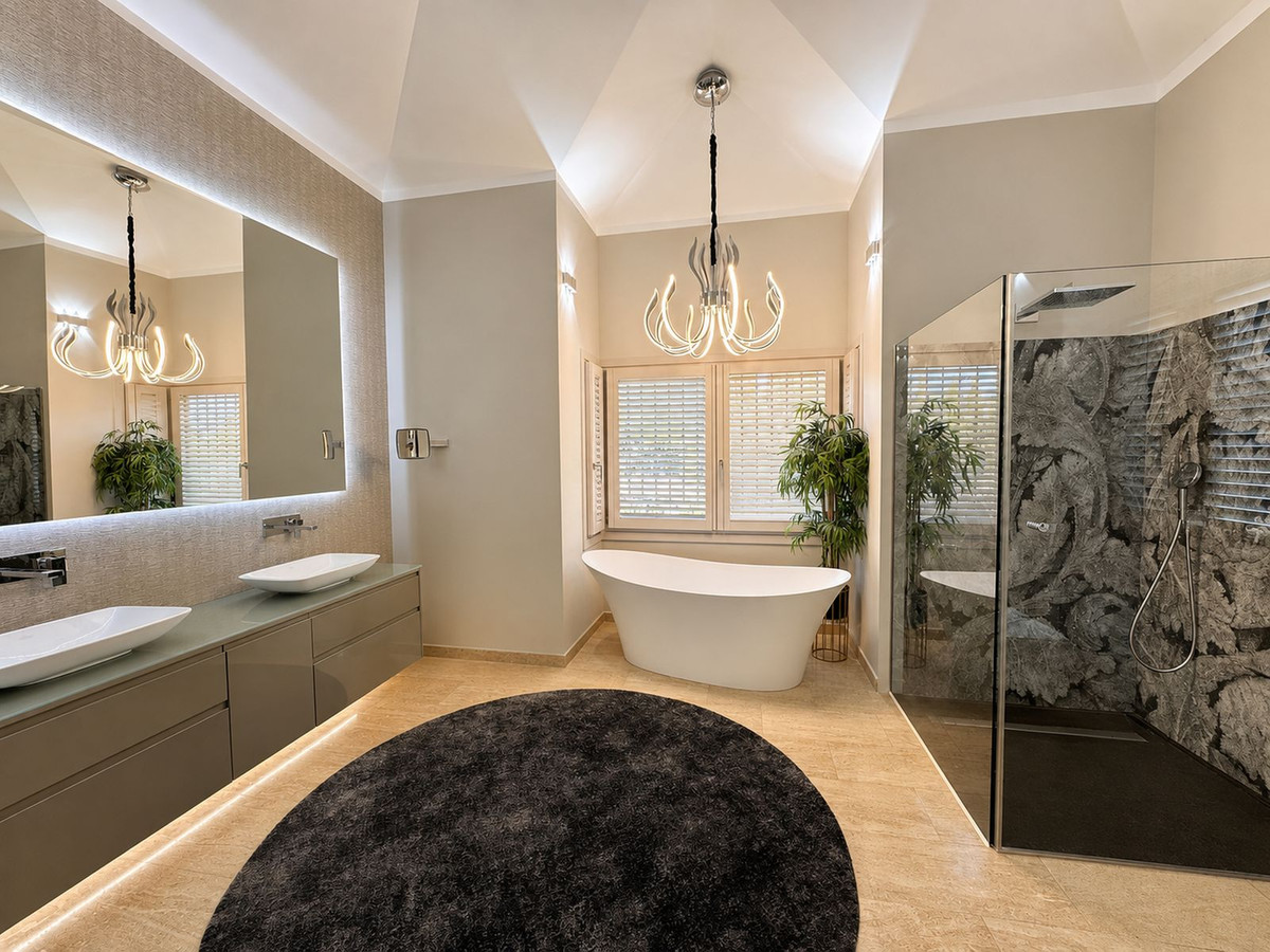 Huis te koop in Los Flamingos | 6 slaapkamers H5467711