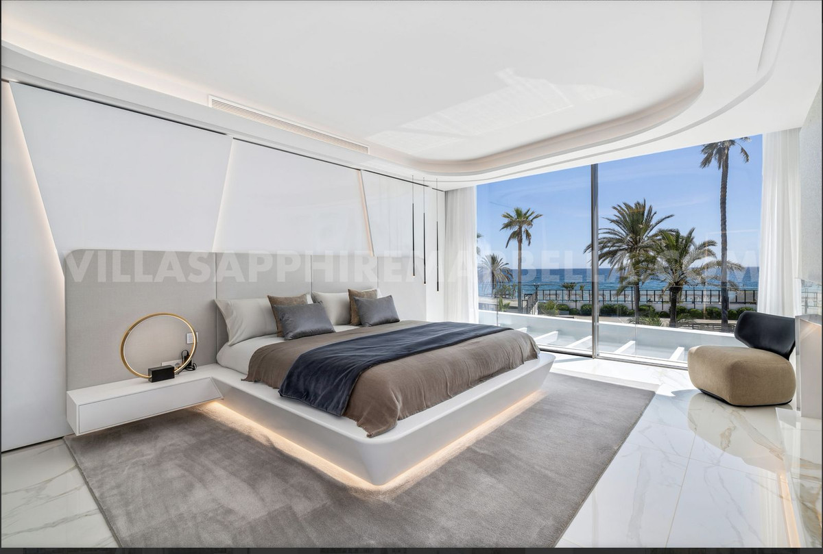 Vrijstaande Villa in Los Monteros-11