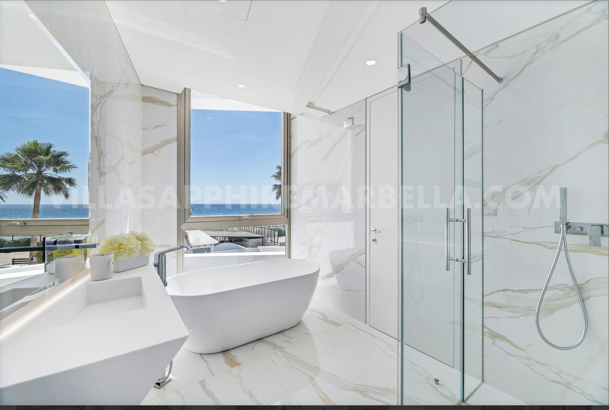 Vrijstaande Villa in Los Monteros-12