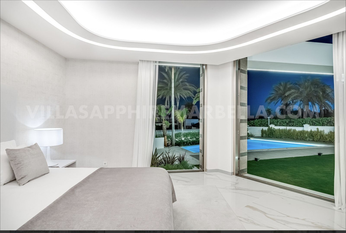 Vrijstaande Villa in Los Monteros-13