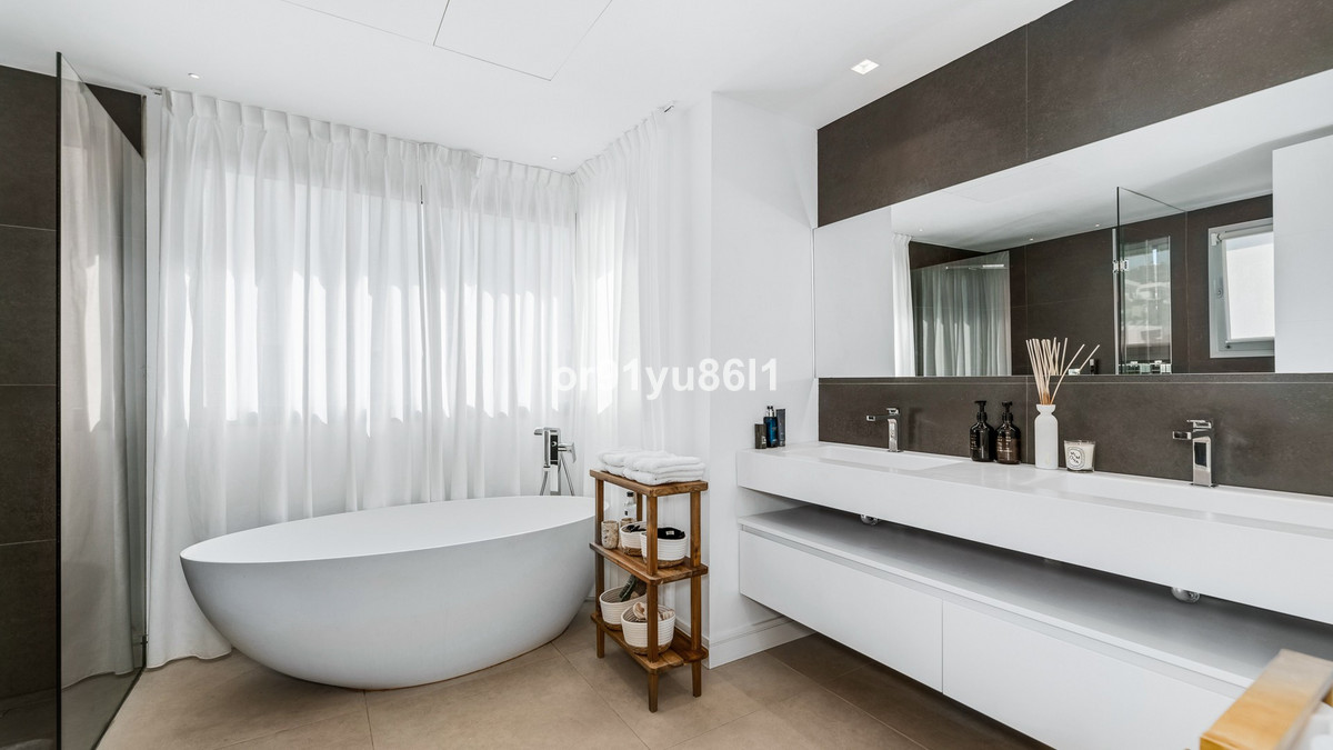 Vrijstaande Villa in Los Monteros-17