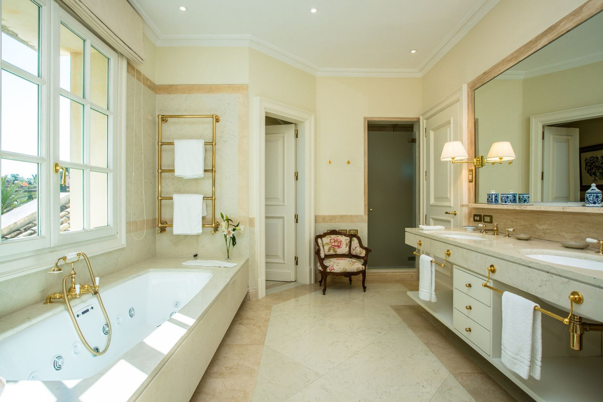Vrijstaande Villa in Los Monteros-22