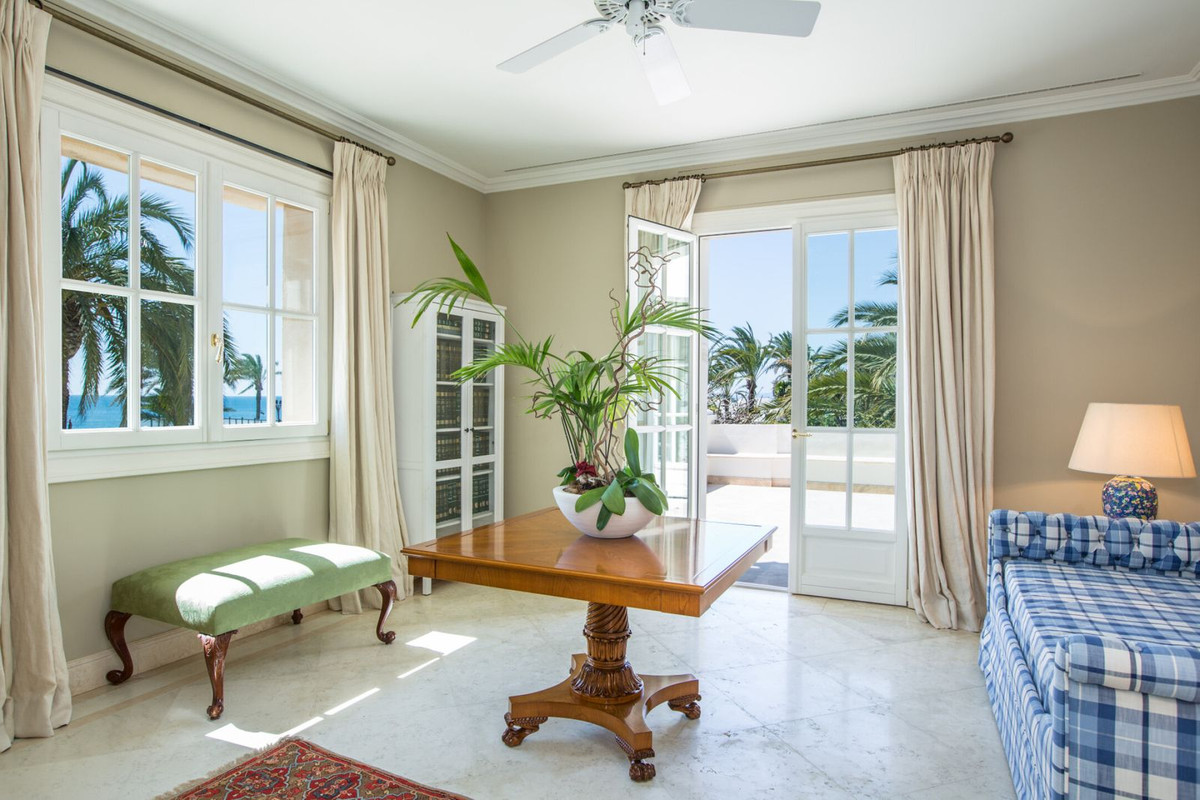 Vrijstaande Villa in Los Monteros-25