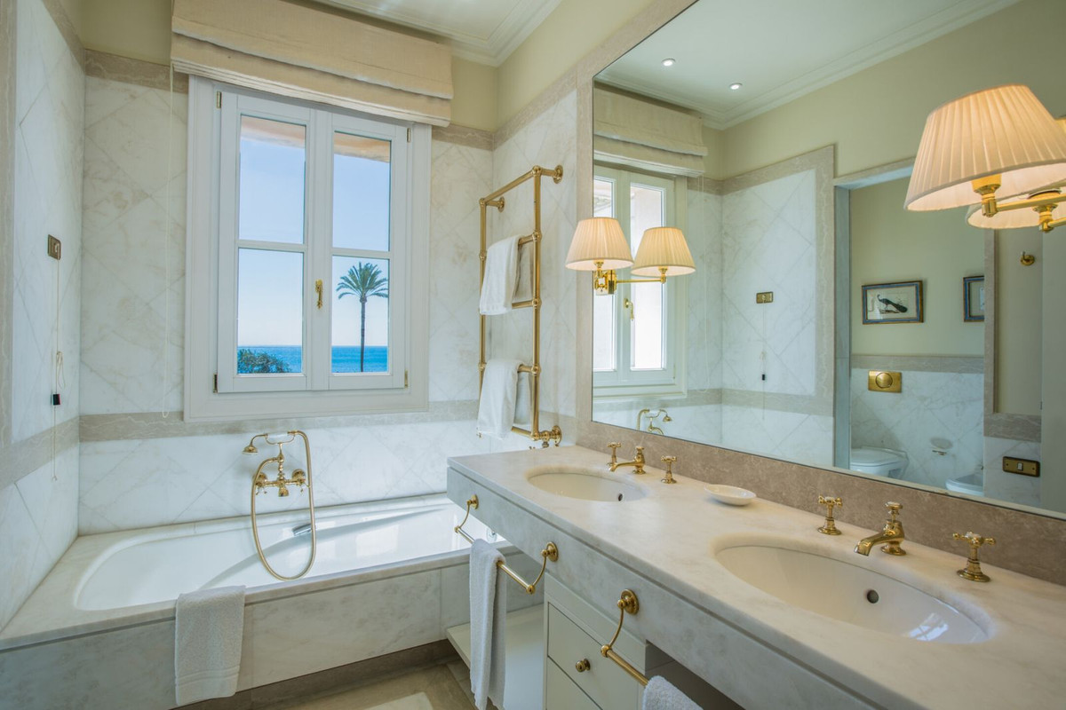 Vrijstaande Villa in Los Monteros-26
