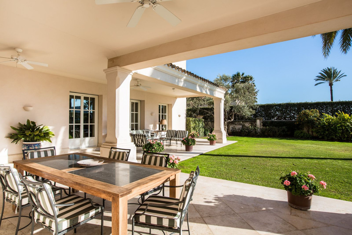 Vrijstaande Villa in Los Monteros-36