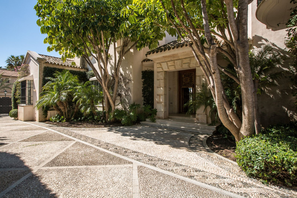 Vrijstaande Villa in Los Monteros-5