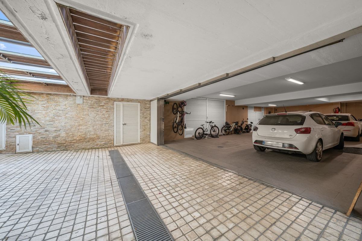 Huis te koop in Los Monteros | 8 slaapkamers H5105767