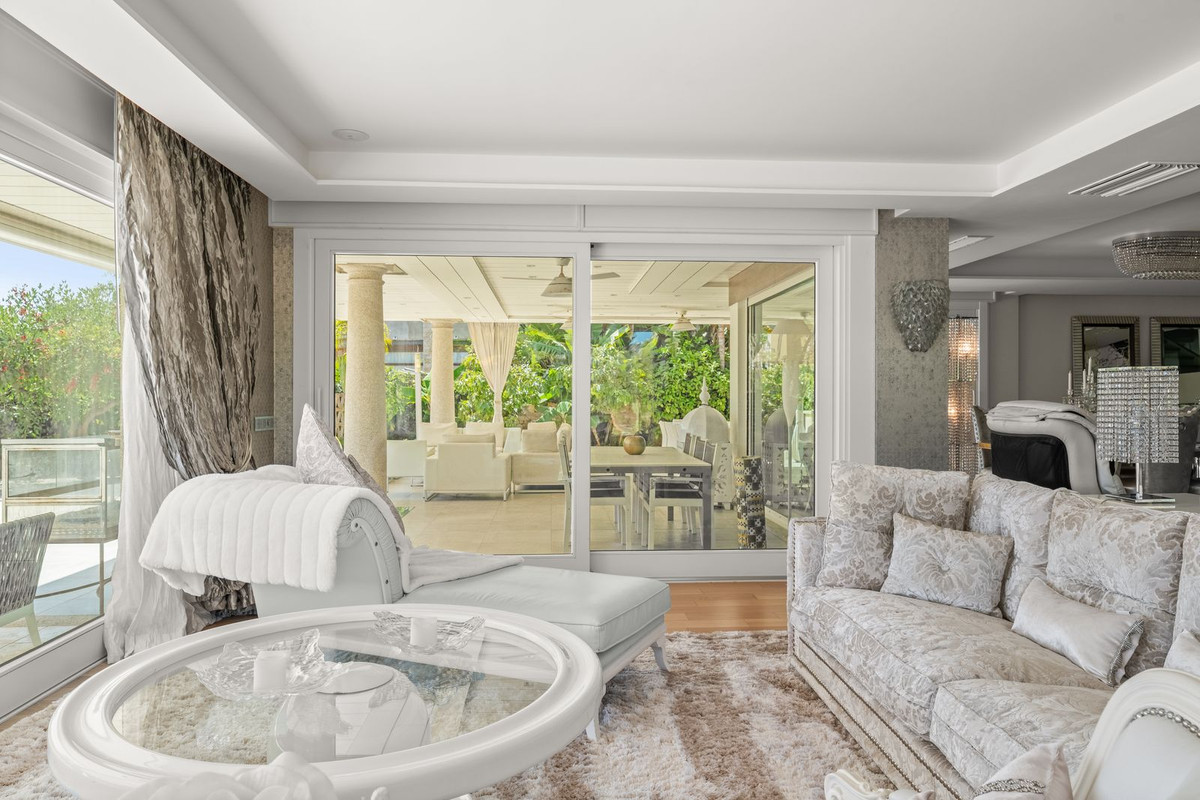 Huis te koop in Los Monteros | 8 slaapkamers H5105767
