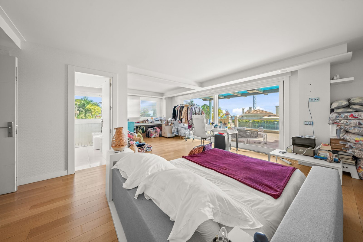 Huis te koop in Los Monteros | 8 slaapkamers H5105767