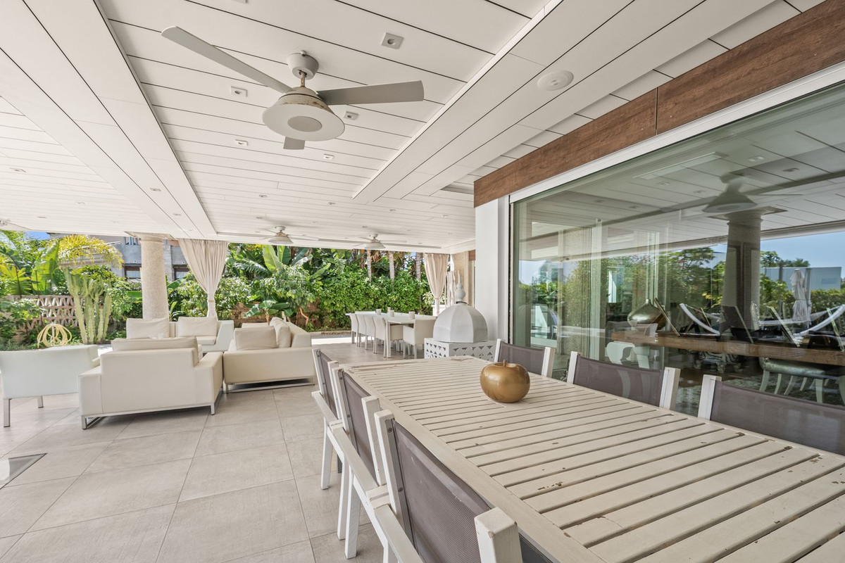 Huis te koop in Los Monteros | 8 slaapkamers H5105767