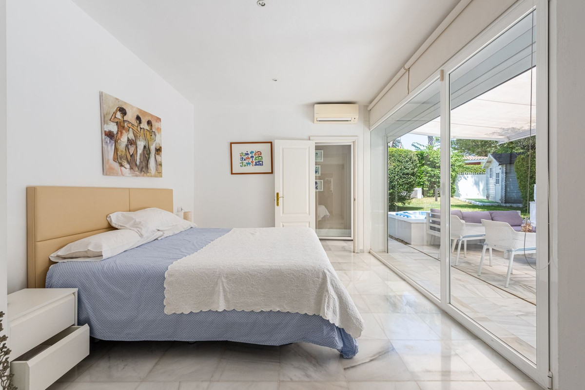 Huis te koop in Los Monteros | 7 slaapkamers H5122906