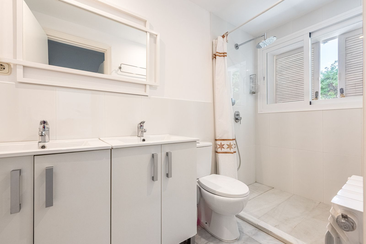 Huis te koop in Los Monteros | 7 slaapkamers H5122906