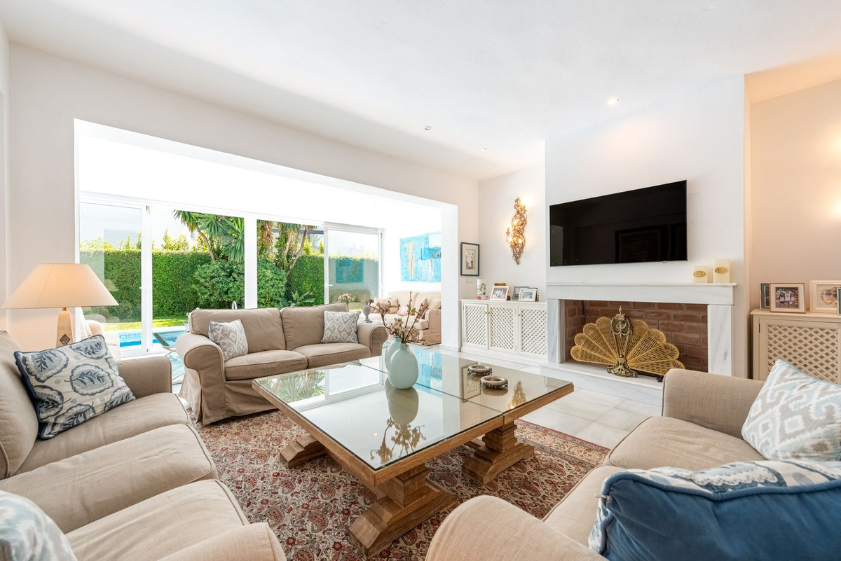 Huis te koop in Los Monteros | 7 slaapkamers H5122906