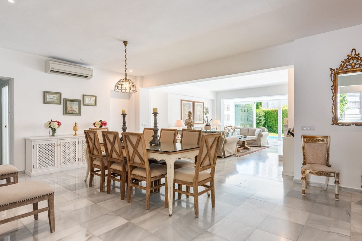 Huis te koop in Los Monteros | 7 slaapkamers H5122906