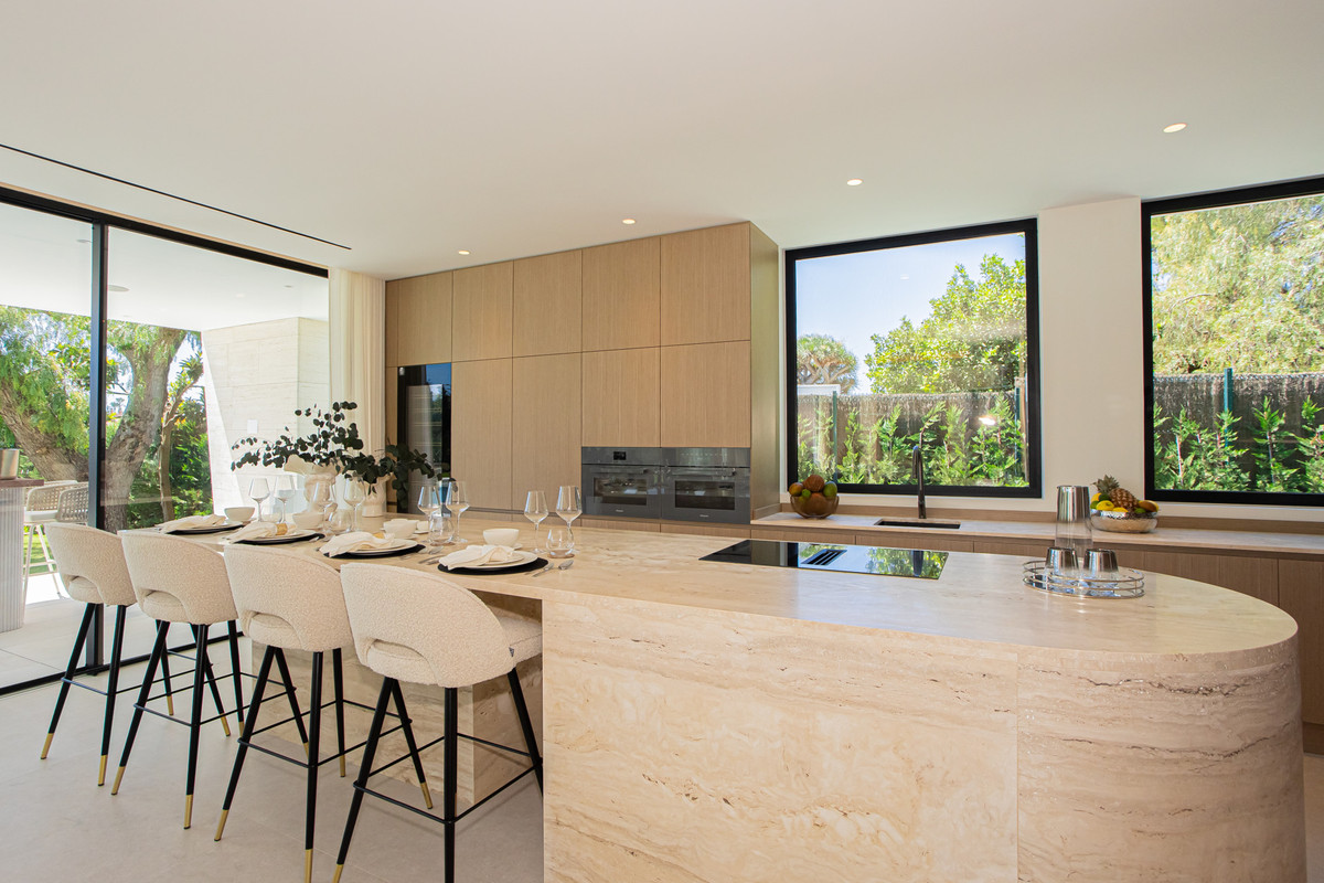 Huis te koop in Los Monteros | 6 slaapkamers H5256361