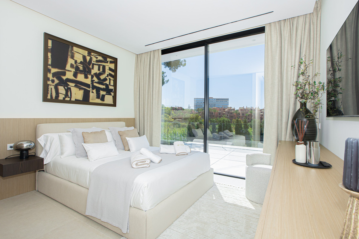 Huis te koop in Los Monteros | 6 slaapkamers H5256361