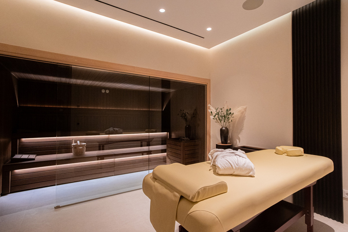 Huis te koop in Los Monteros | 6 slaapkamers H5256361