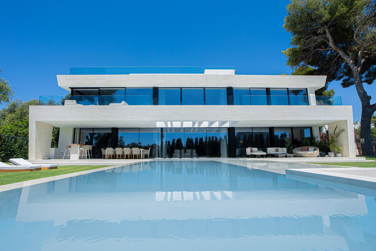 Huis te koop in Los Monteros | 6 slaapkamers H5256361