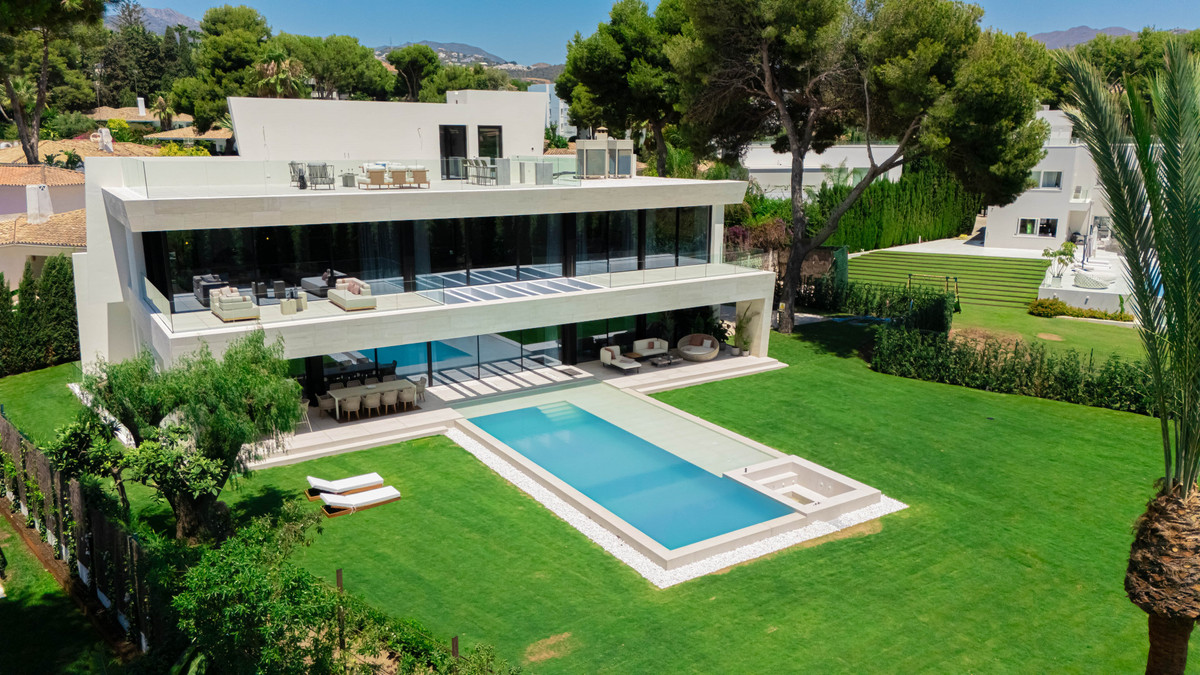 Huis te koop in Los Monteros | 6 slaapkamers H5256361