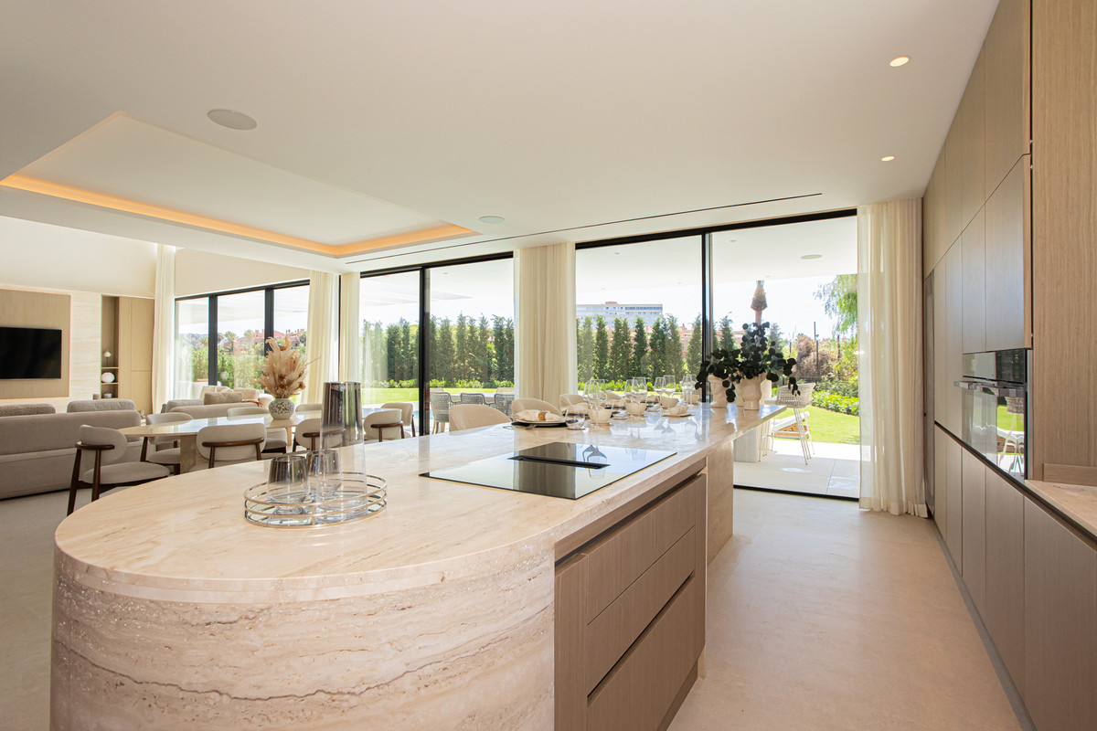 Huis te koop in Los Monteros | 6 slaapkamers H5256361